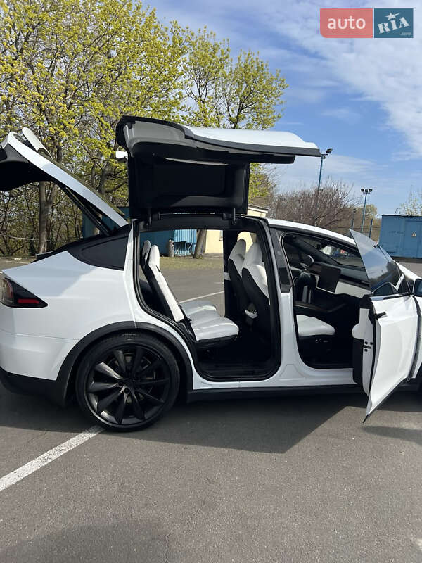 Tesla Model X 2023