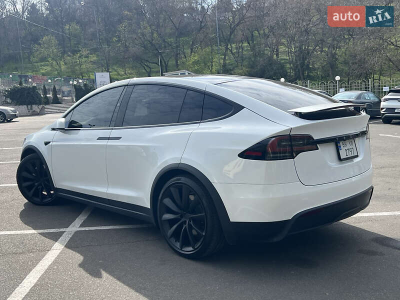 Tesla Model X 2023