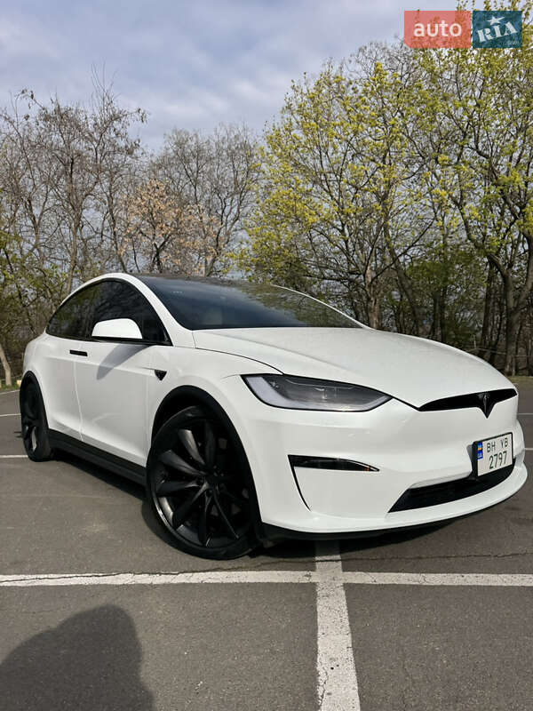 Tesla Model X 2023