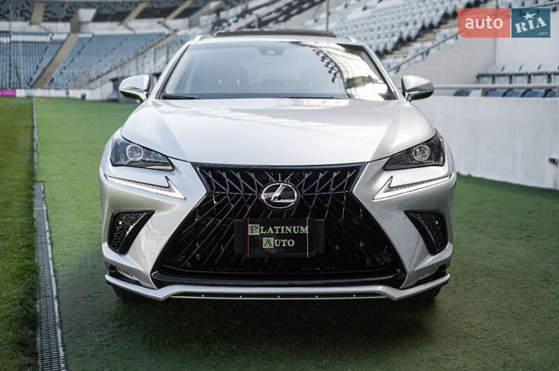 Lexus-10