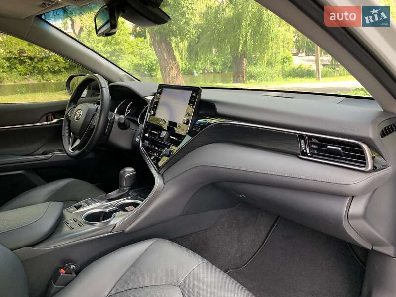 Toyota Camry 2023