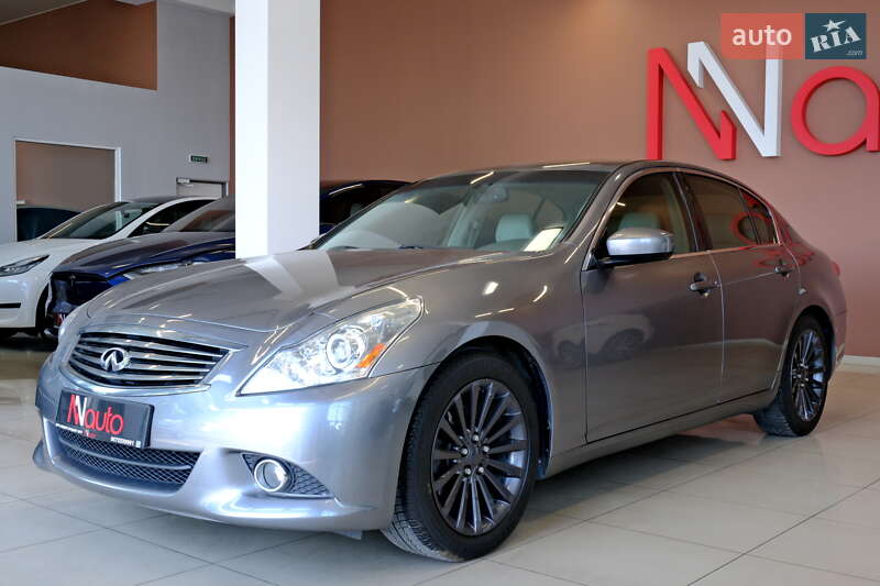 Infiniti G25 2011