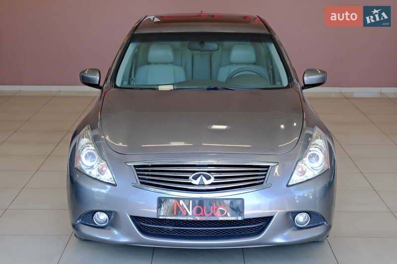 Infiniti G25 2011