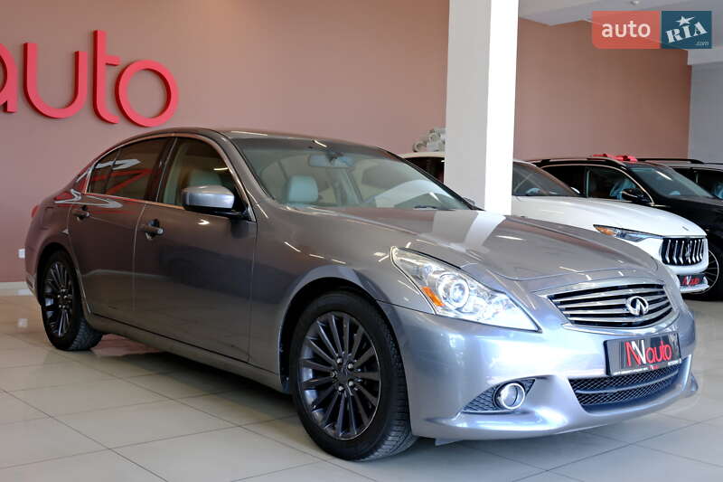 Infiniti G25 2011