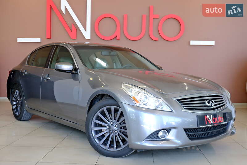 Infiniti G25 2011