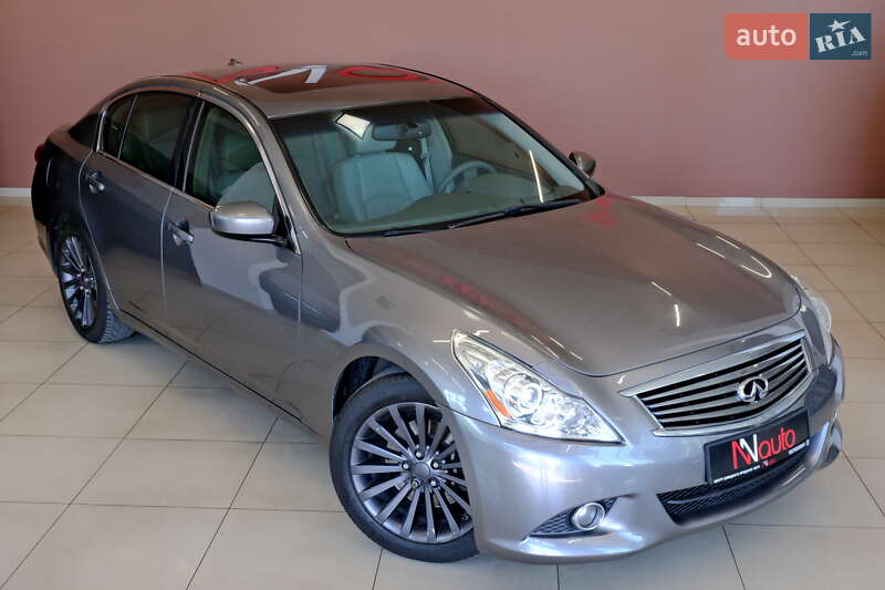 Infiniti G25 2011