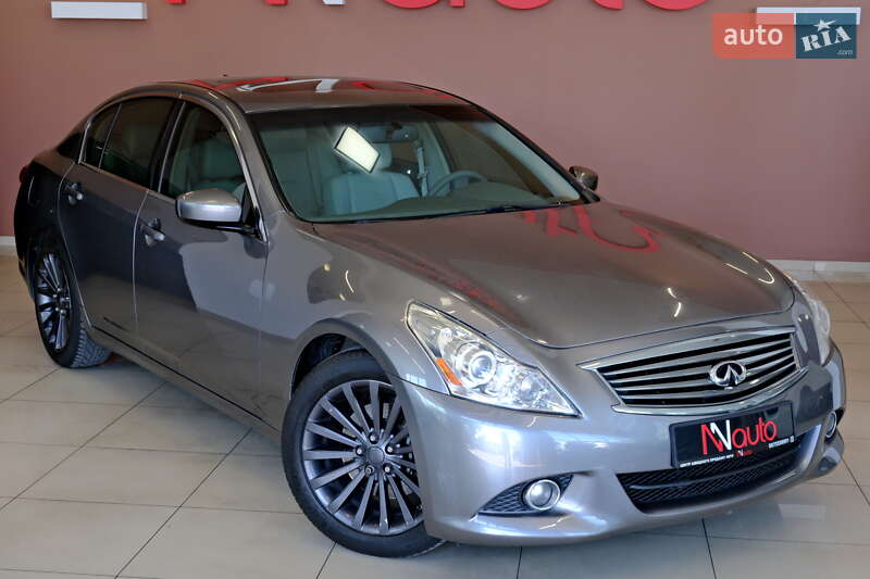 Infiniti G25 2011