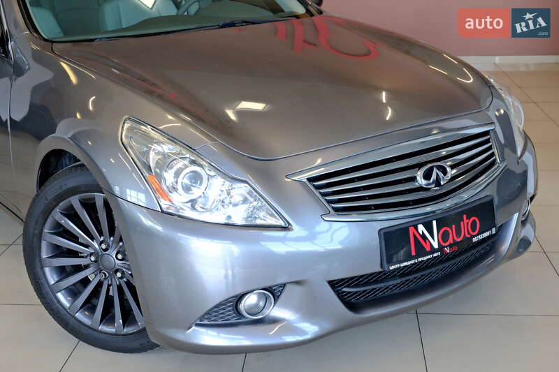 Infiniti G25 2011