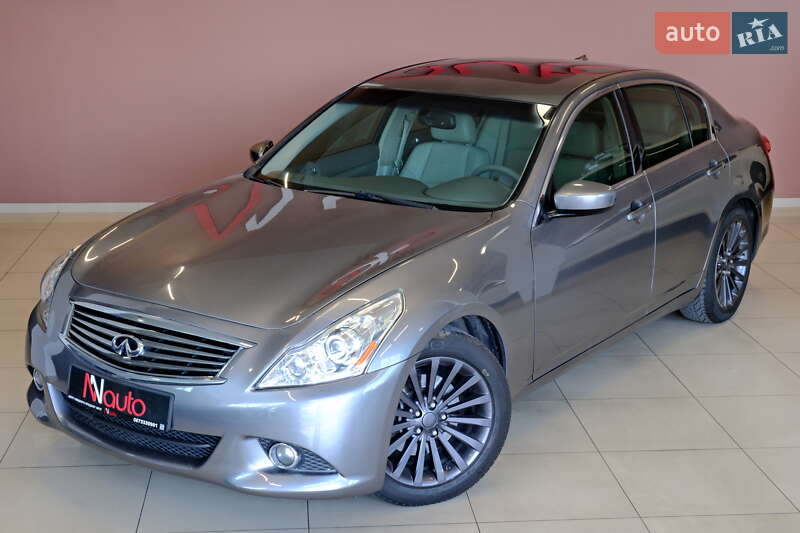 Infiniti G25 2011