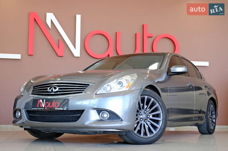 Infiniti G25 2011