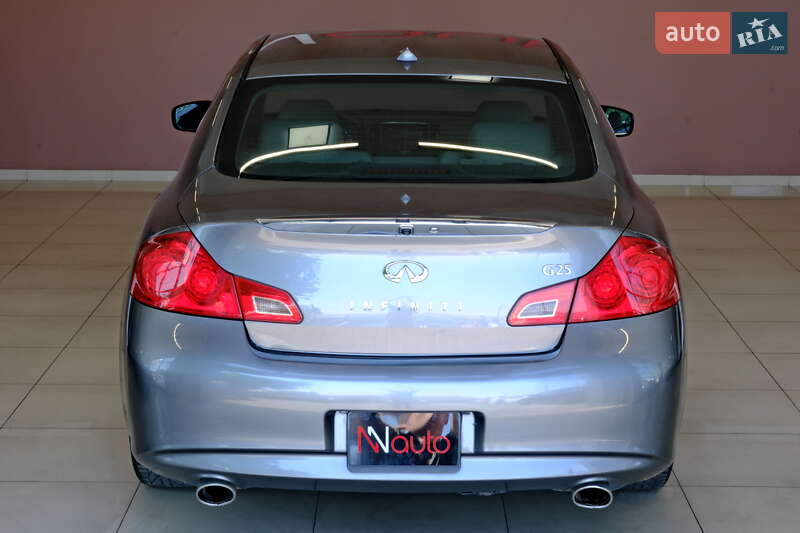 Infiniti G25 2011