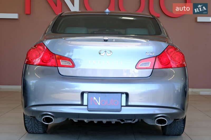 Infiniti G25 2011