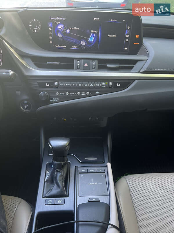 Lexus-20