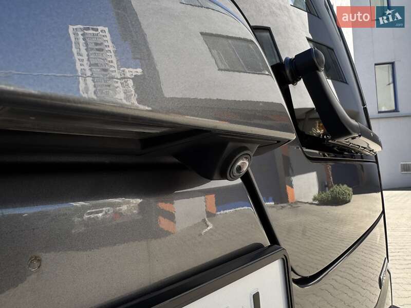 Land Rover Discovery 2015