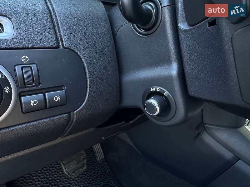 Land Rover Discovery 2015