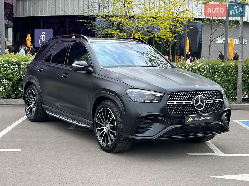 Mercedes-Benz-28
