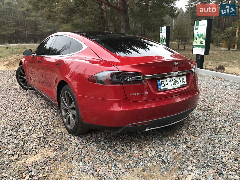 Tesla-0