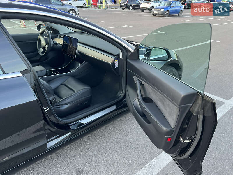 Tesla Model 3 2019