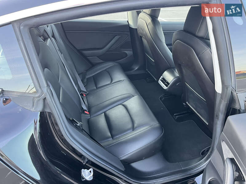 Tesla Model 3 2019