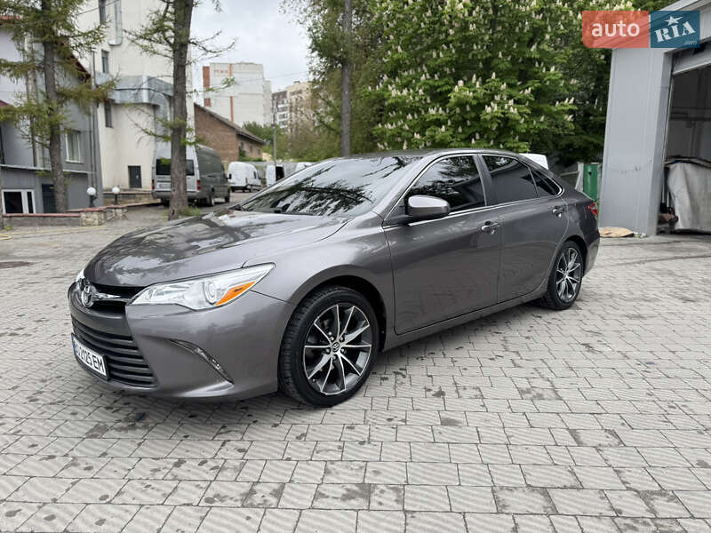Toyota Camry 2016