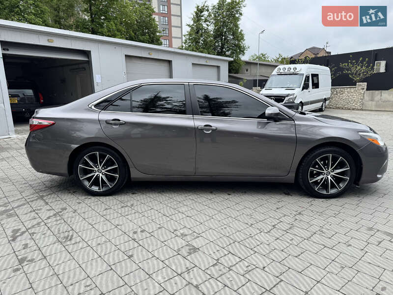 Toyota Camry 2016