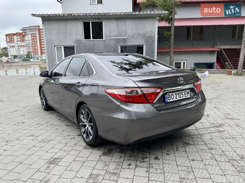 Toyota Camry 2016