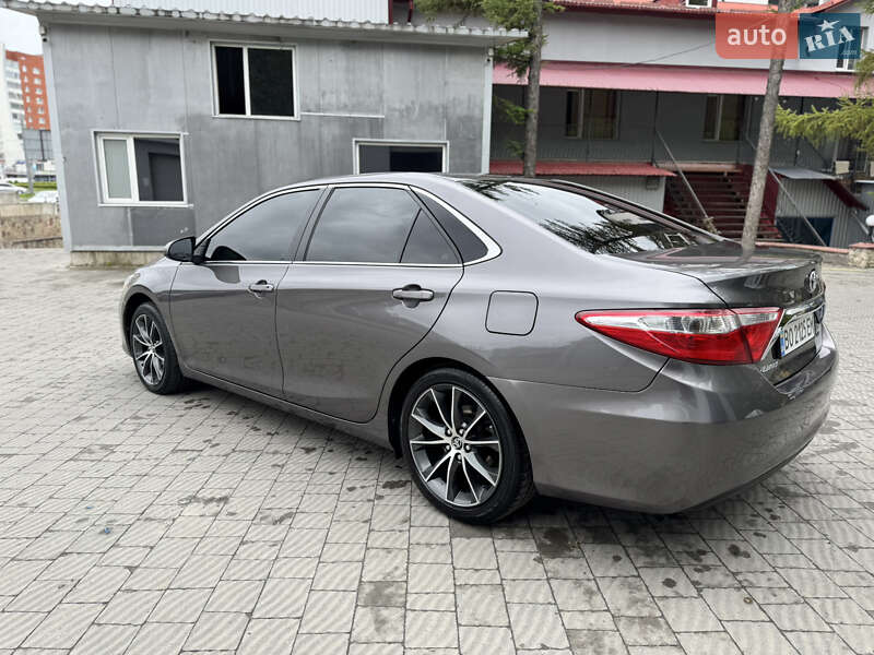 Toyota Camry 2016