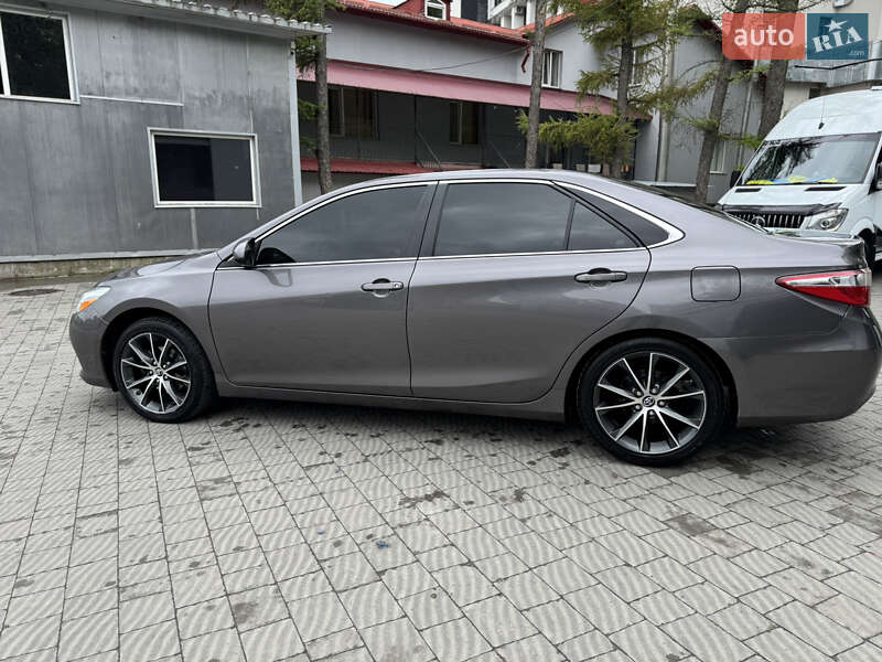 Toyota Camry 2016