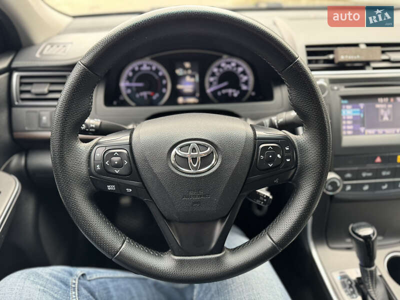 Toyota Camry 2016