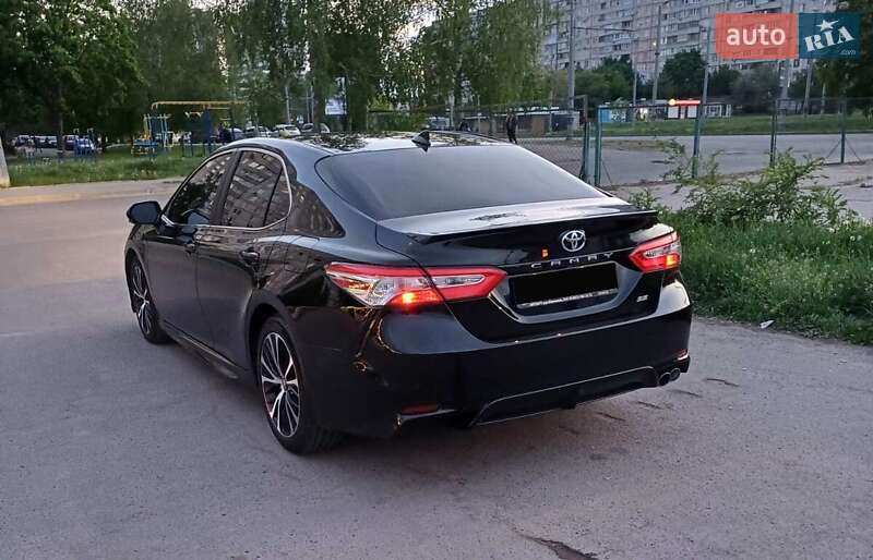 Toyota Camry 2019