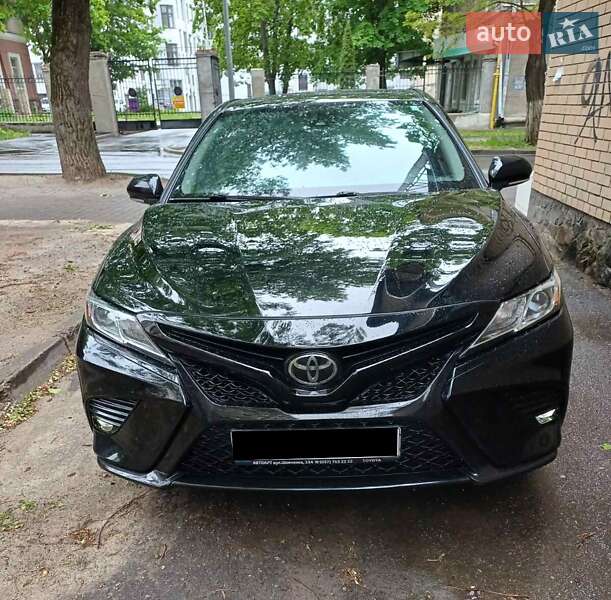 Toyota Camry 2019