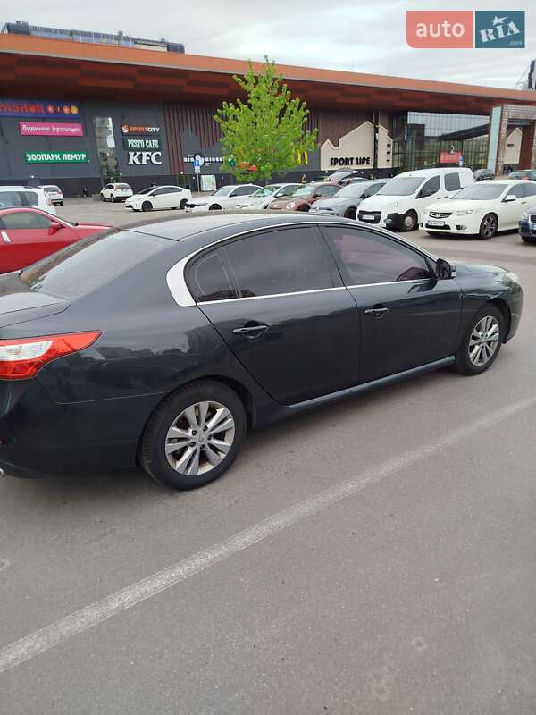 Renault Latitude 2012