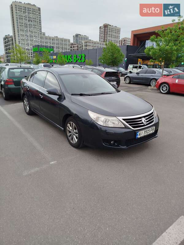 Renault Latitude 2012