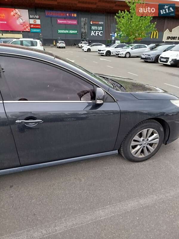 Renault Latitude 2012