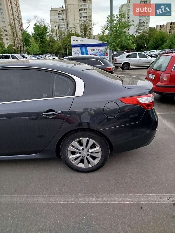 Renault Latitude 2012