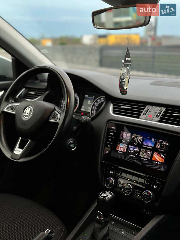 Skoda Octavia Scout 2019