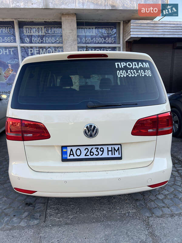 Volkswagen Touran 2011