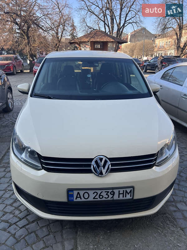 Volkswagen Touran 2011