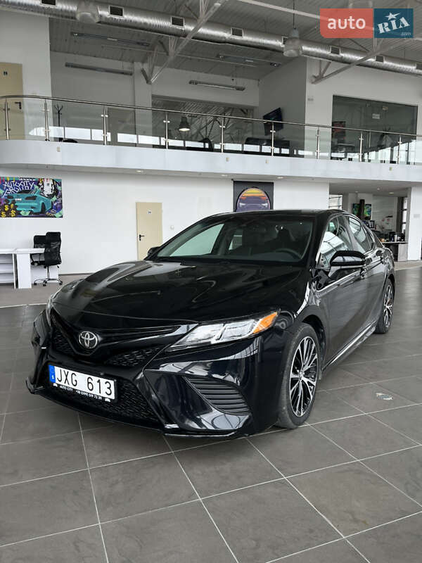 Toyota Camry 2017