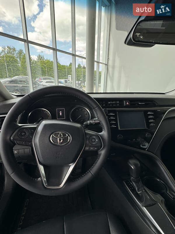 Toyota Camry 2017