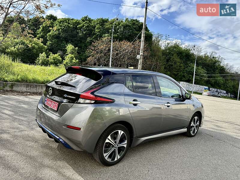 Nissan-42