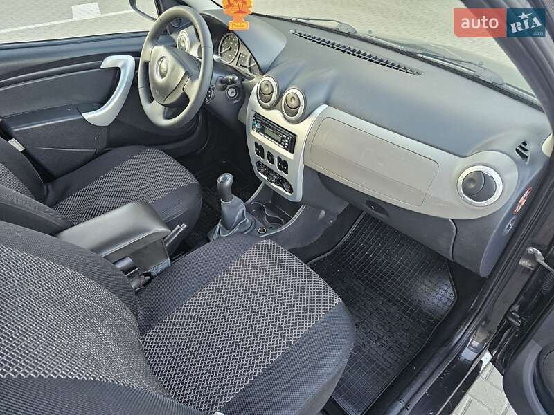 Dacia Logan 2012