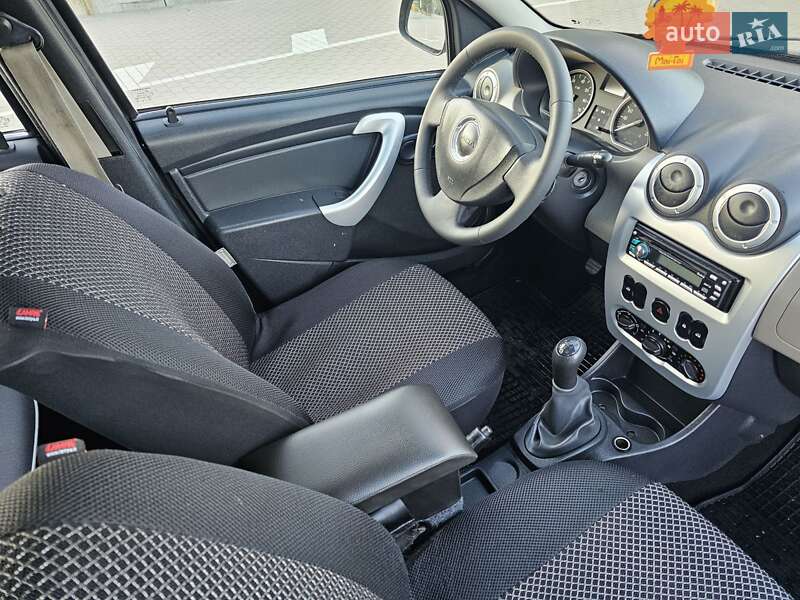 Dacia Logan 2012