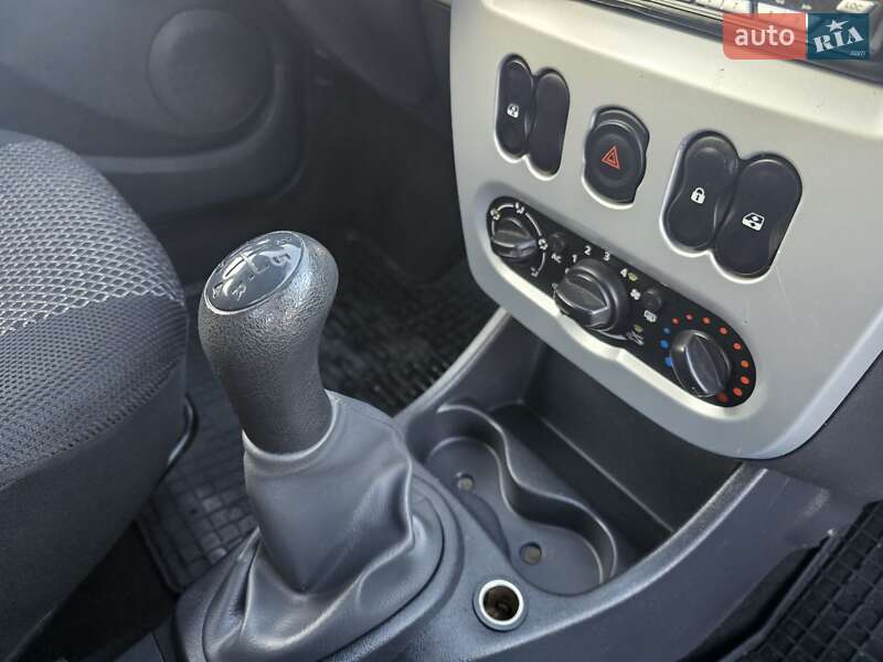 Dacia Logan 2012