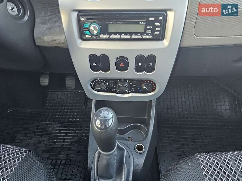 Dacia Logan 2012