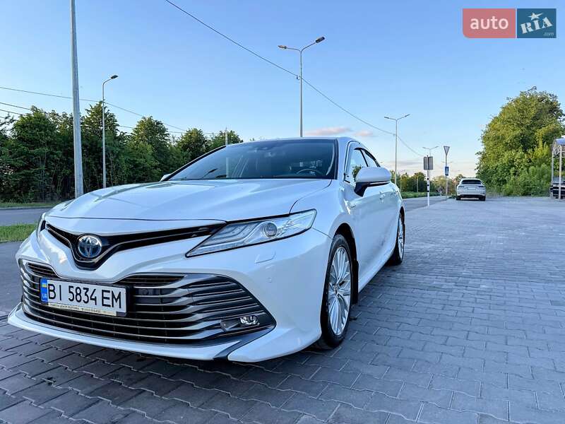 Toyota Camry 2019