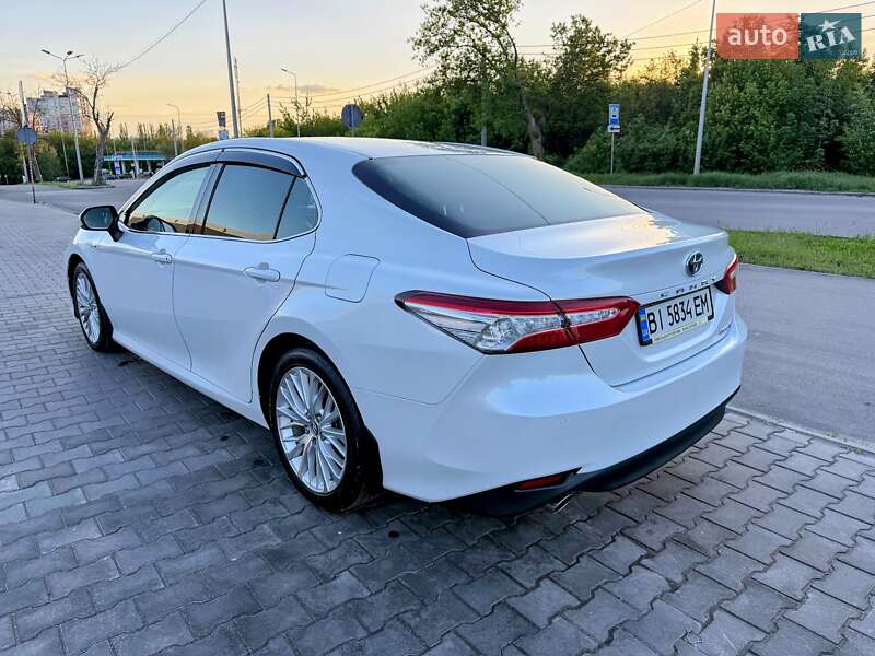 Toyota Camry 2019
