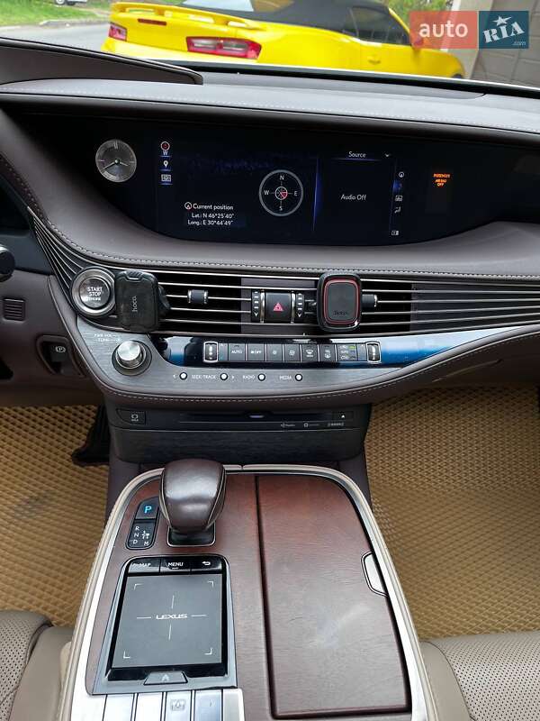 Lexus-14