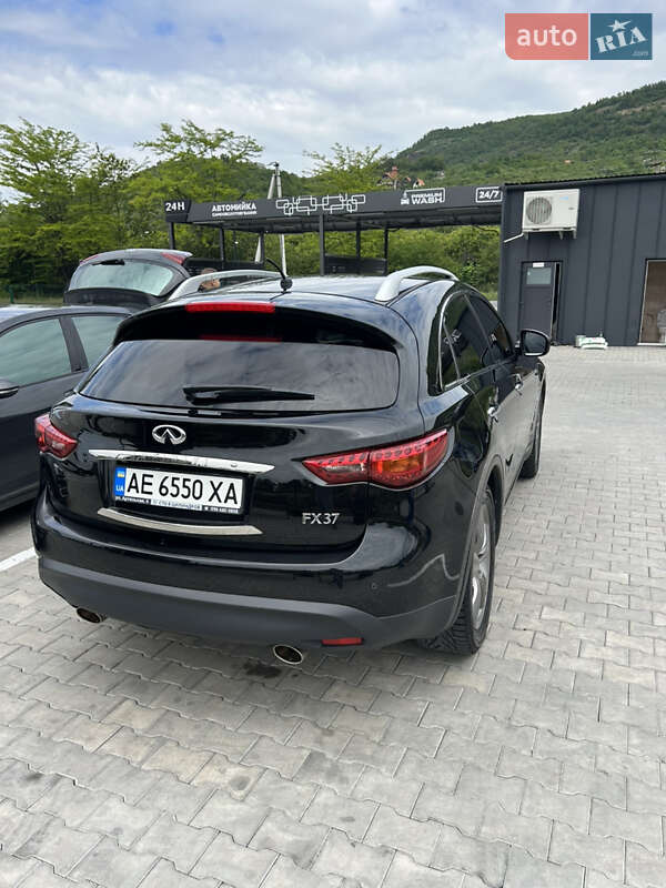 Infiniti FX 37 2011