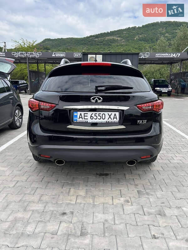 Infiniti FX 37 2011